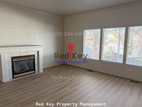 162 W 1380 N in Tooele, UT - Building Photo - Building Photo