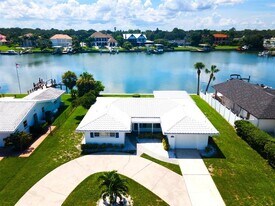 315 Buttonwood Ln in Largo, FL - Building Photo
