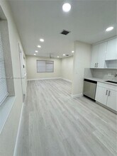 108 NW 3rd Ave in Hallandale Beach, FL - Building Photo - Building Photo