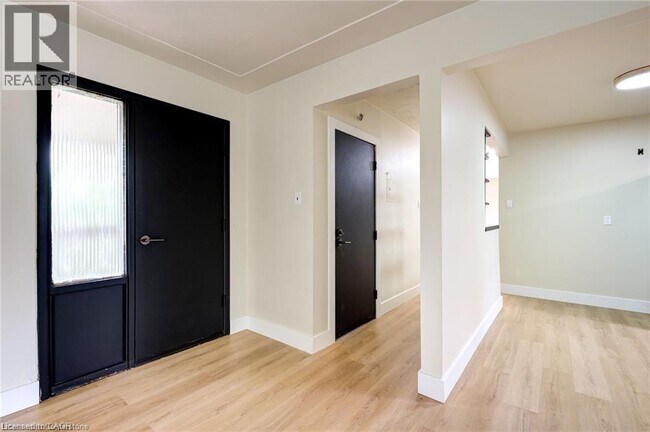 870 Guelph St in Kitchener, ON - Building Photo - Building Photo