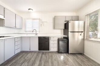 107 Joshua St in Henderson, NV - Building Photo - Building Photo