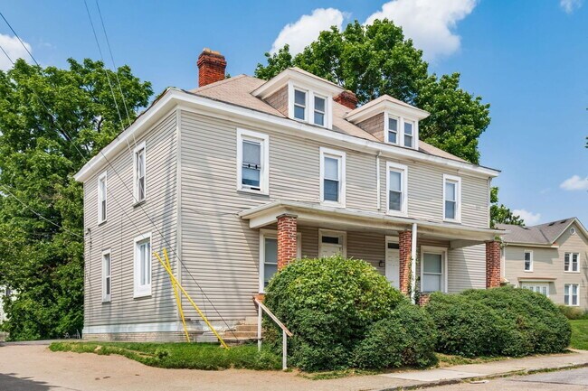 24 E Blake Ave in Columbus, OH - Building Photo - Building Photo