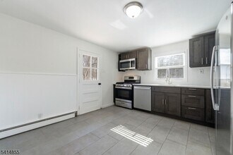 549 Ewing Ave in Franklin Lakes, NJ - Building Photo - Building Photo