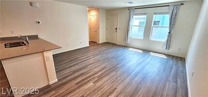 9455 Calm Strm Ave in Las Vegas, NV - Building Photo - Building Photo