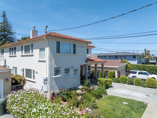 2836-2838 Flores St in San Mateo, CA - Building Photo - Building Photo