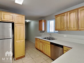 4401 Halbert Ave in Las Vegas, NV - Building Photo - Building Photo