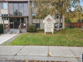 3100 Ward Plz, Unit 34 in Anchorage, AK - Building Photo - Building Photo