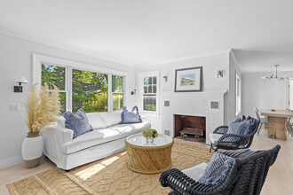 78 Dayton Ln in East Hampton, NY - Building Photo - Building Photo