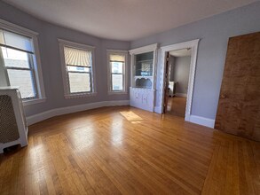 127 Walnut St in Somerville, MA - Foto de edificio - Building Photo