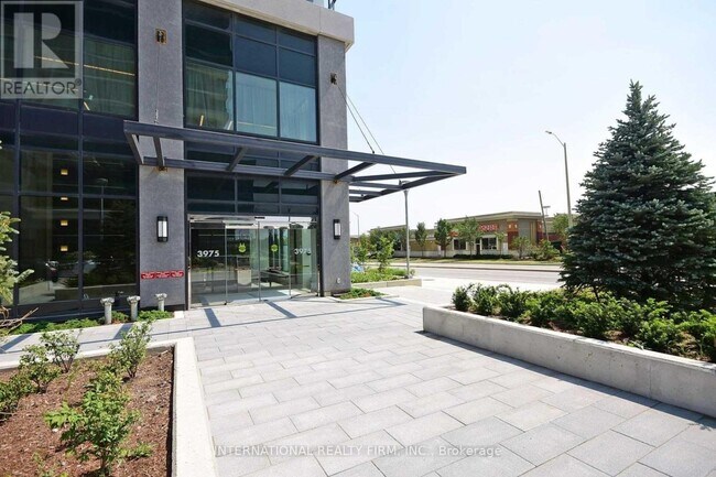 3975 Grand Park Dr in Mississauga, ON - Building Photo - Building Photo