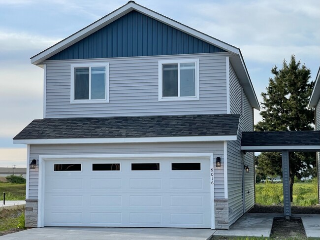 9016 W Winona Rd in Cheney, WA - Foto de edificio - Building Photo