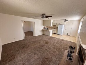 112 Holiday Way in Chowchilla, CA - Building Photo - Building Photo