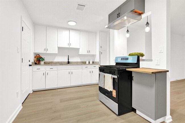 3129 Airport Blvd in Houston, TX - Building Photo - Building Photo