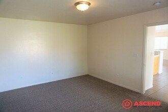 11910 Cedar Bluff Ave in Bakersfield, CA - Building Photo - Building Photo