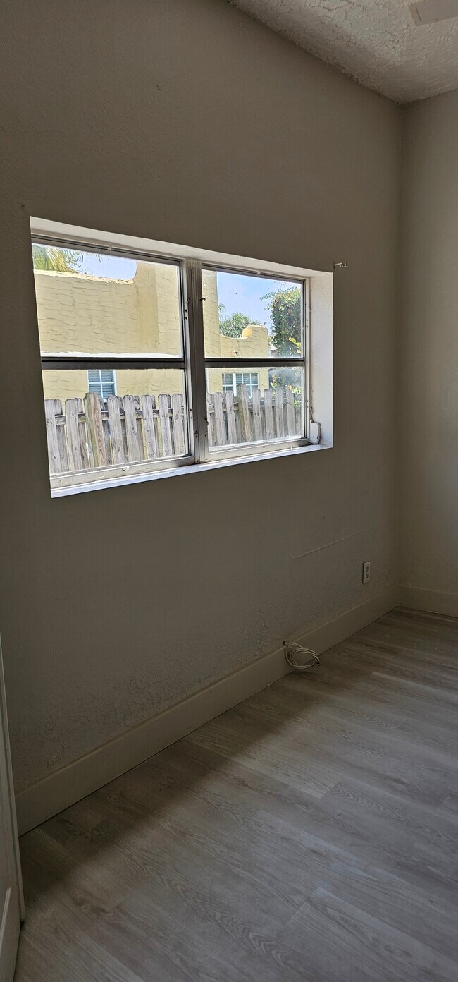 319 Kenilworth Blvd in West Palm Beach, FL - Building Photo - Building Photo