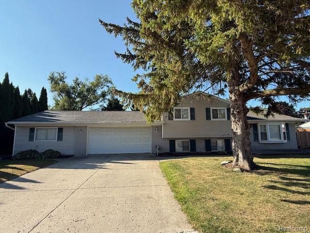 40611 W 10 Mile Rd in Novi, MI - Building Photo