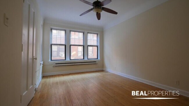 property at 4417 N Wolcott Ave