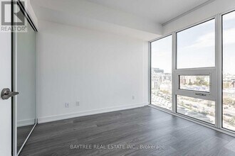 19 Western Battery Rd in Toronto, ON - Building Photo - Building Photo