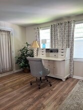 8145 SE Wren Ave in Hobe Sound, FL - Building Photo - Building Photo