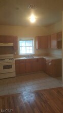 210 Trumbull St in Elizabeth, NJ - Building Photo - Building Photo