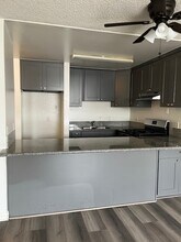 123 Mariposa N Ave, Unit 11 in Los Angeles, CA - Foto de edificio - Building Photo