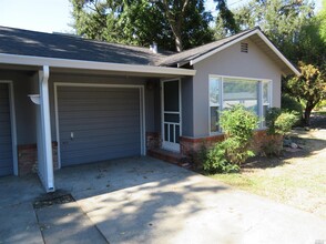 812 Lovers Ln in Vacaville, CA - Building Photo - Building Photo