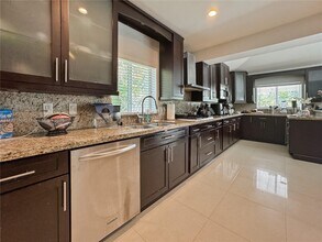 375 SW 20th Rd in Miami, FL - Building Photo - Building Photo