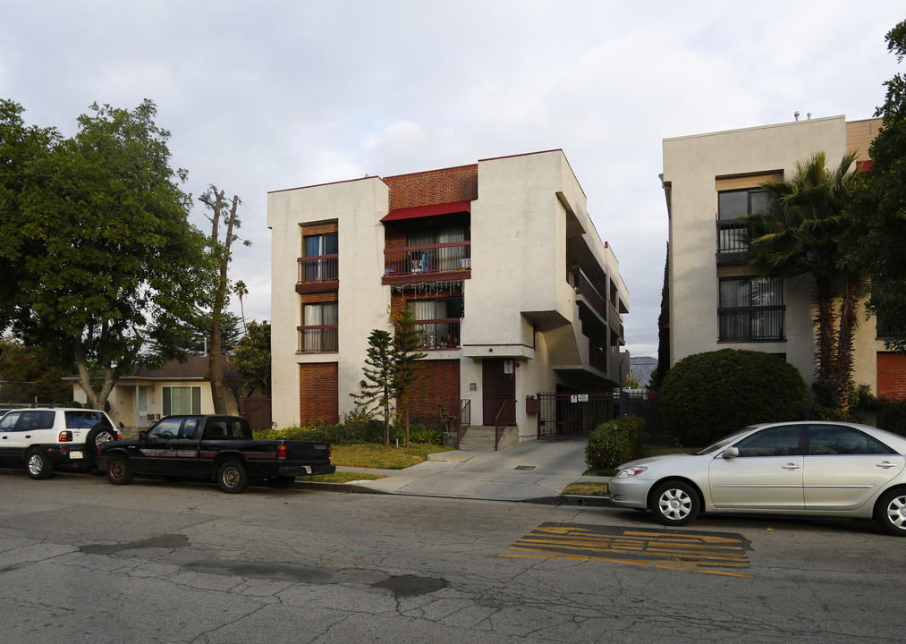 429 W Lomita Ave in Glendale, CA - Building Photo