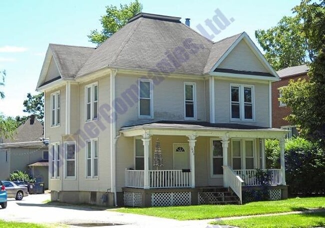 property at 605 W Springfield Ave