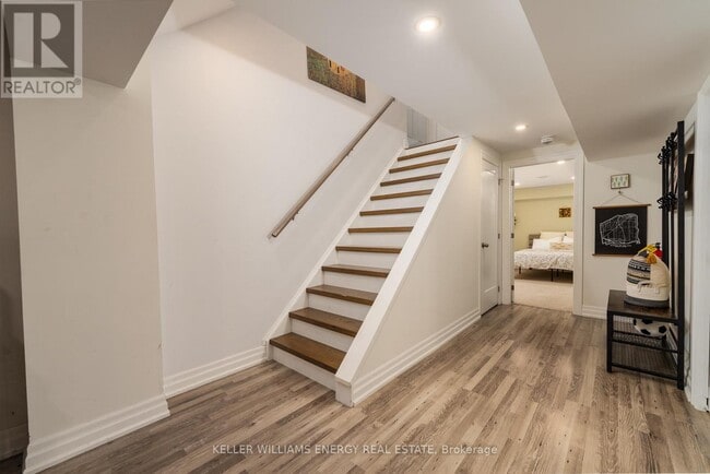 36 Angela Cres in Niagara-On-The-Lake, ON - Building Photo - Building Photo