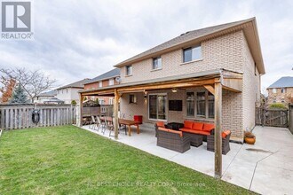 50 Pelham Dr in Hamilton, ON - Building Photo - Building Photo