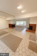 301 Browning Ln in Cherry Hill Township, NJ - Building Photo - Building Photo