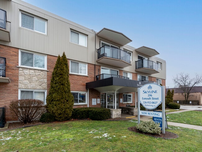 Elkhart Manor in Sarnia, ON - Building Photo - Building Photo