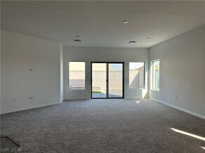696 Stone Hammer Ave in Las Vegas, NV - Building Photo - Building Photo