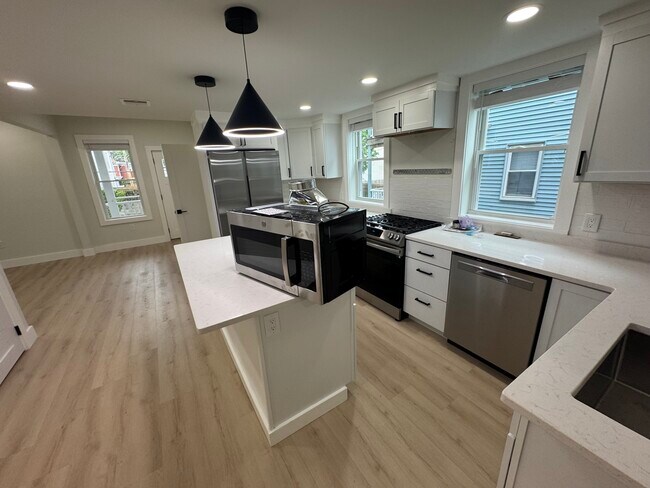 47 Brackett St, Unit 1
