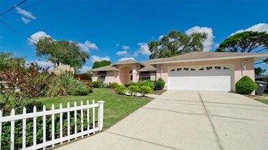 407 68th Ave Dr W in Bradenton, FL - Building Photo - Building Photo