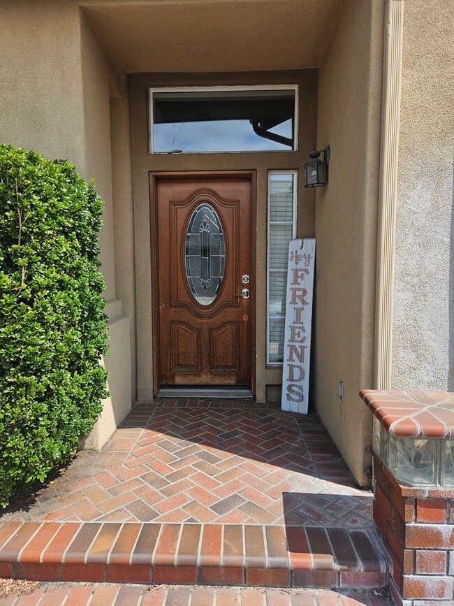 8875 Holly Ave in Westminster, CA - Foto de edificio - Building Photo