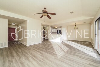 108 Woodgate Dr in Yukon, OK - Building Photo - Building Photo