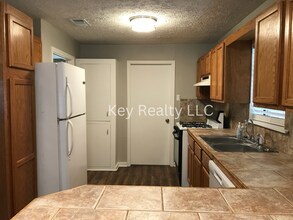 2016 Clover Ln in Alexandria, LA - Building Photo - Building Photo