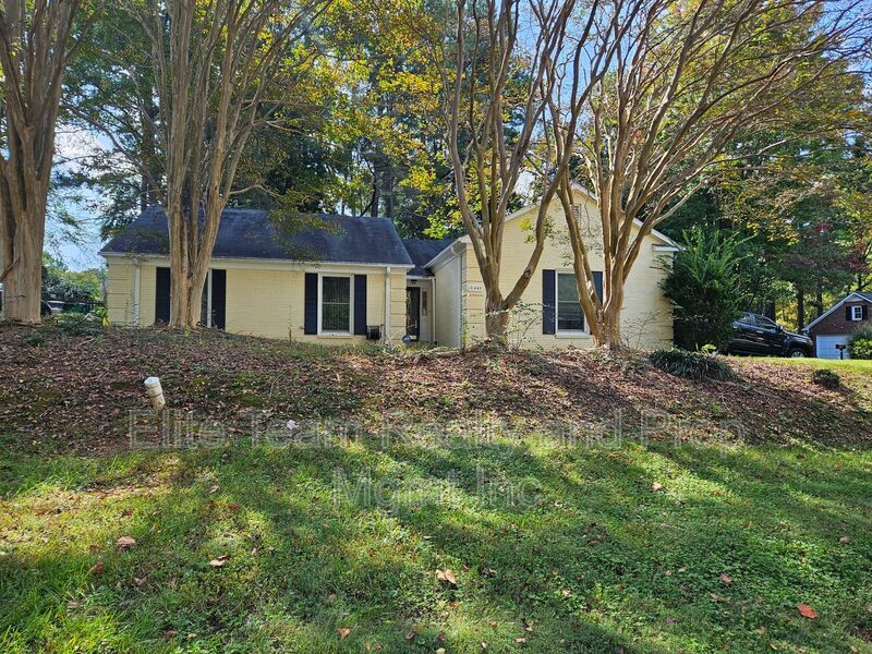 10443 Sardis Oaks Rd in Charlotte, NC - Building Photo