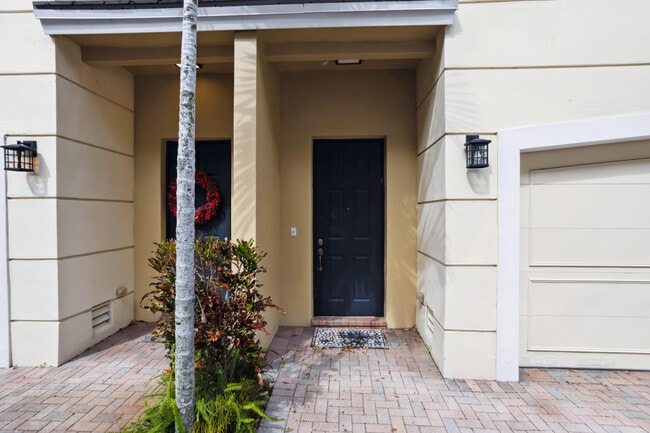 3655 NW 5th Terrace in Boca Raton, FL - Building Photo - Building Photo