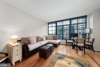437 New York Ave NW, Unit 504 in Washington, DC - Building Photo - Building Photo