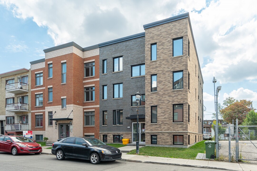 8156 De Bordeaux in Montréal, QC - Building Photo