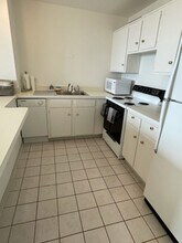 1636 N Wells St, Unit 3412 in Chicago, IL - Building Photo - Building Photo