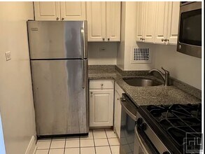 435 E 79th St in New York, NY - Building Photo - Building Photo