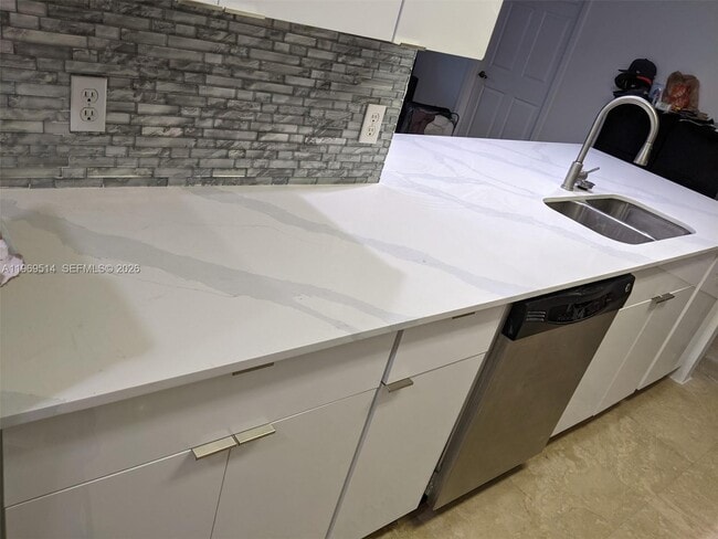 3530 SW 22nd St in Miami, FL - Building Photo - Building Photo