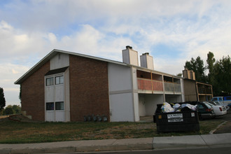 1322 Holland Park Blvd in Colorado Springs, CO - Foto de edificio - Building Photo