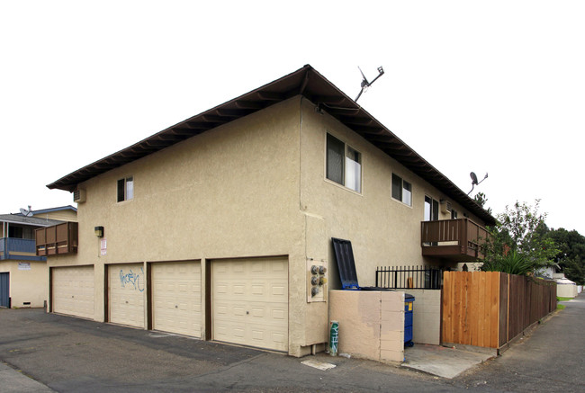 2077 S Jetty Dr in Anaheim, CA - Building Photo - Building Photo