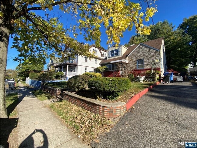 139 Phelps Ave in Englewood, NJ - Building Photo - Building Photo