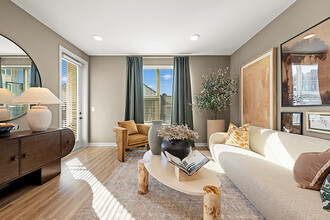 Elan Capital Hills in Raleigh, NC - Building Photo - Building Photo